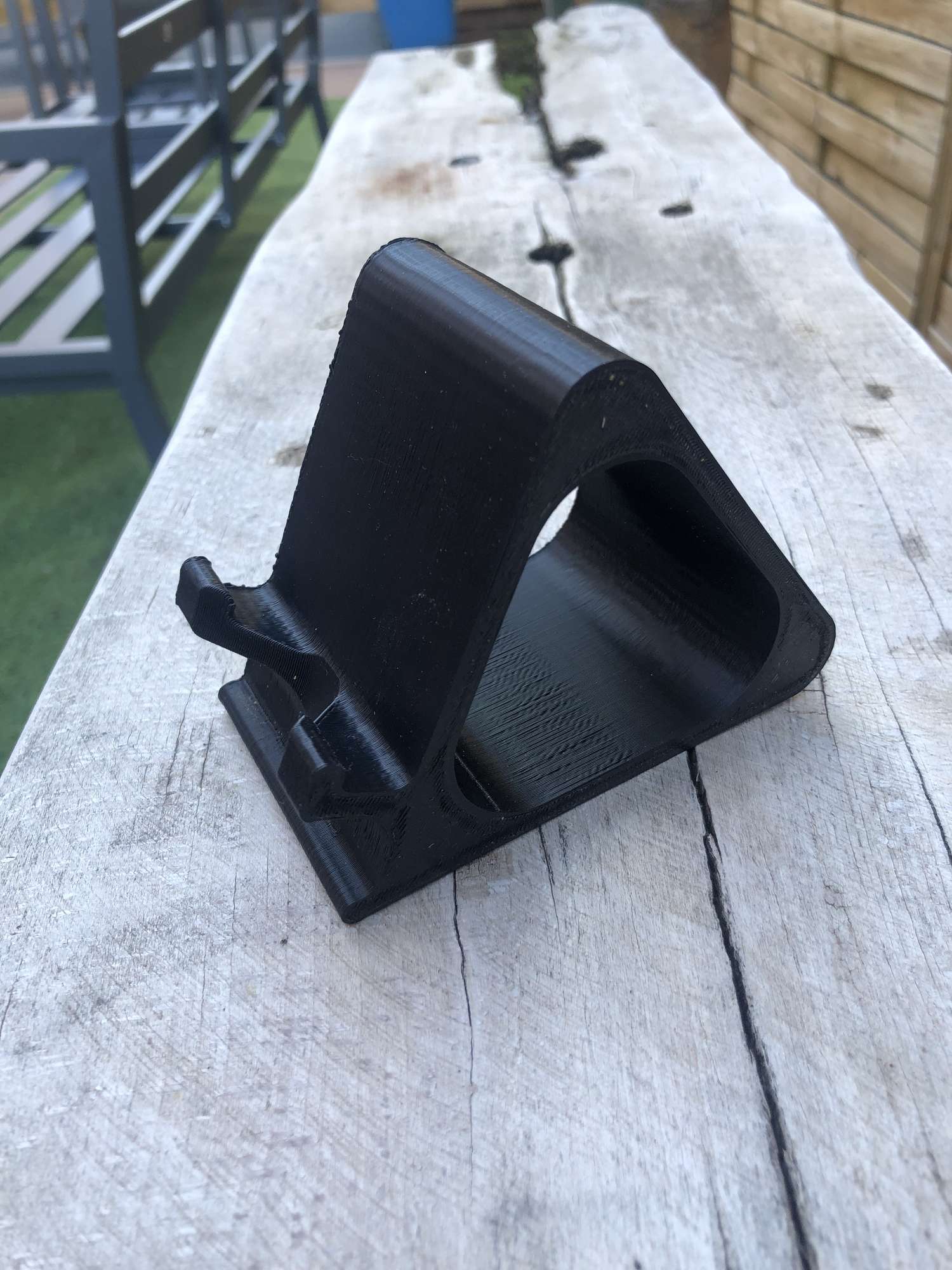 mobile_device_stand_with_cable_pass_through_3D_printed_left
